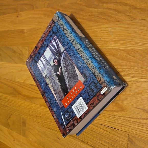 The Outlandish Companion reference book. - Picture 4 of 5